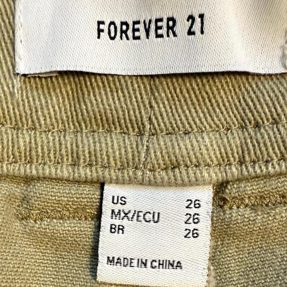 Women's Tan Wide-Leg cropped jeans. 26” - Picture 3 of 6